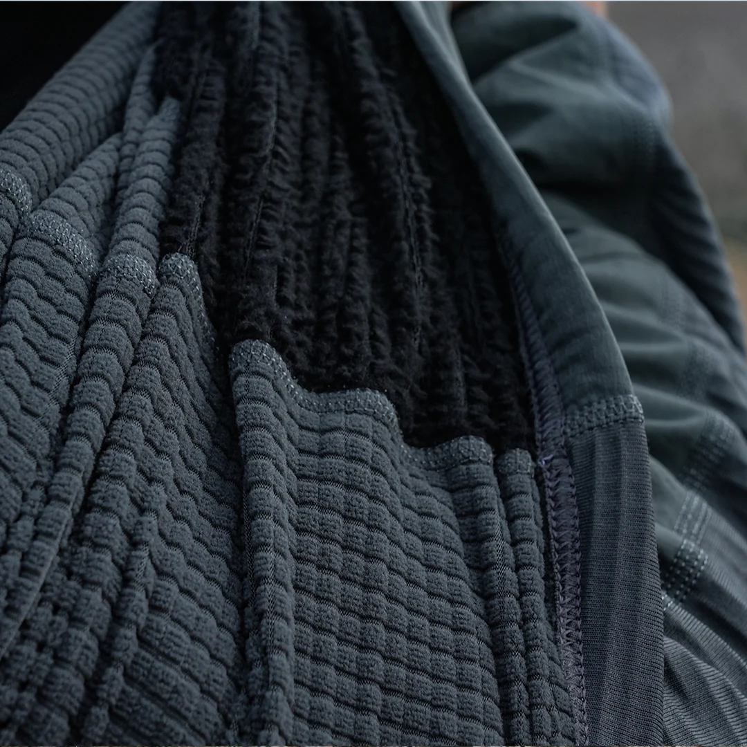 Pursuit Hybrid Fleece - Image 14